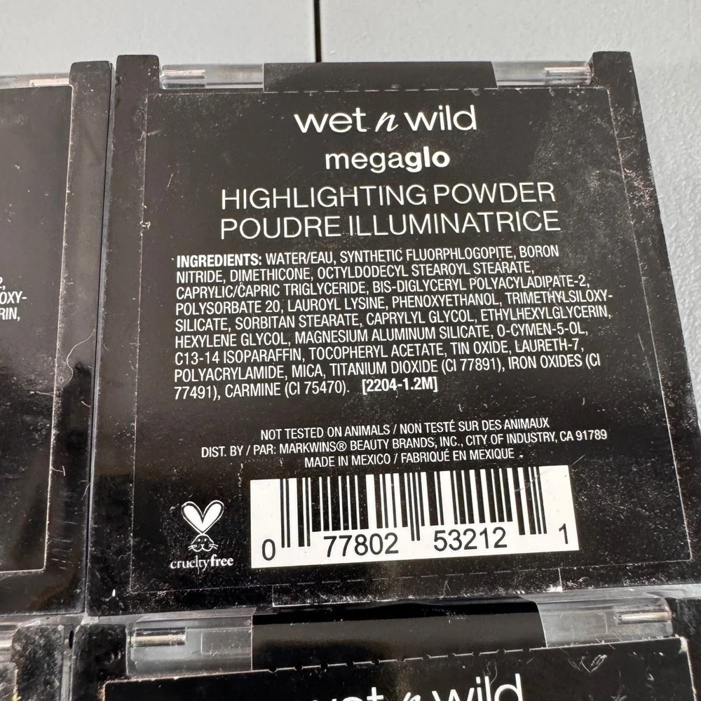 Wet n Wild Highlighting Powder Women 0.19oz Pink Gold Good Precious Petals 321B